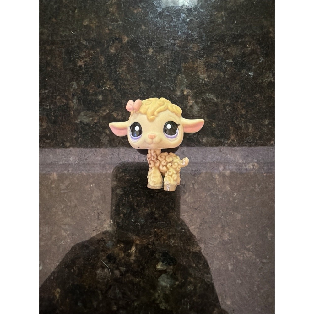 Littlest Pet Shop Lamb #1003, a Generation 2 figure released by Hasbro in 2009